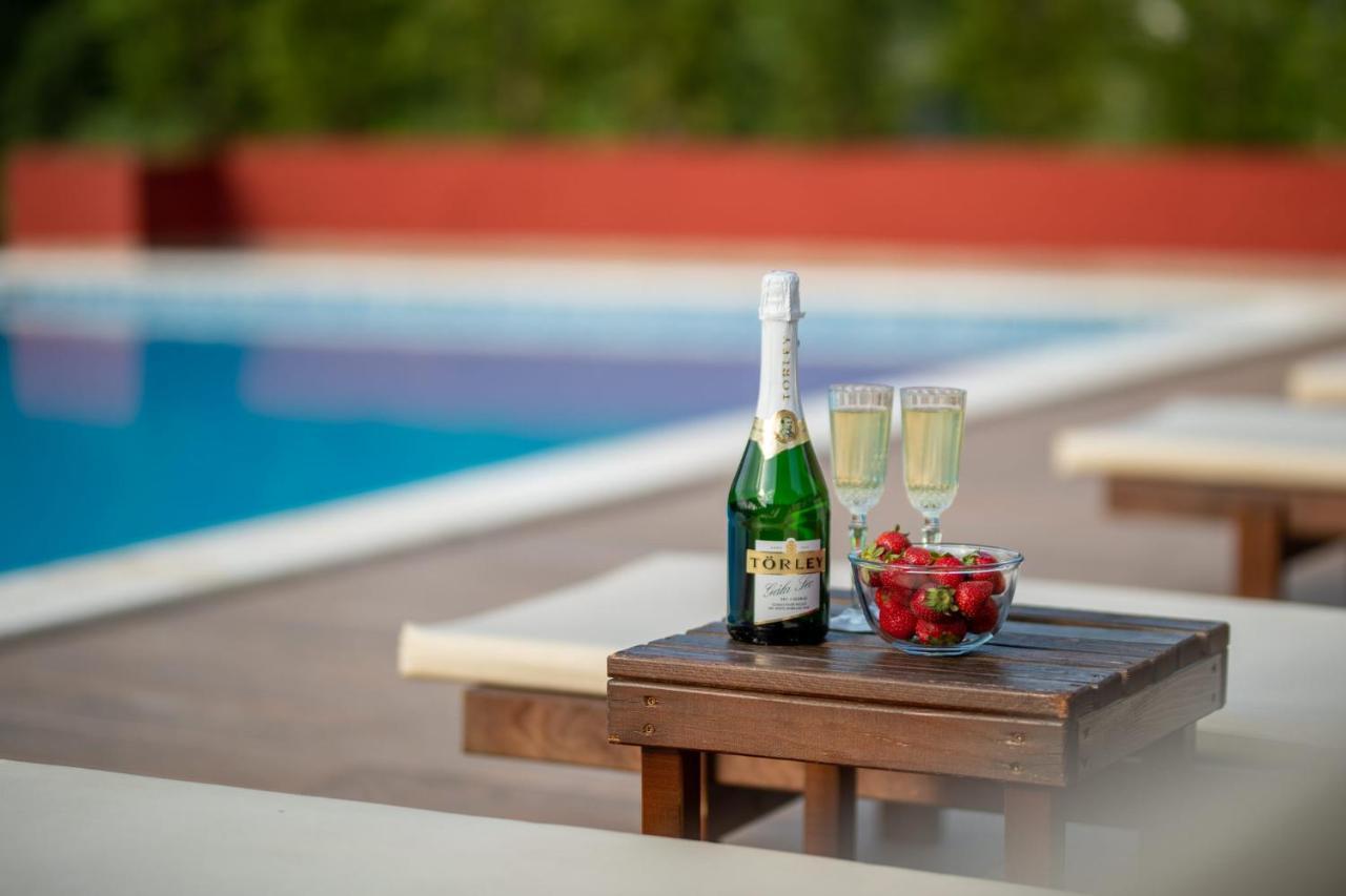 Resort Bevilacqua بودفا المظهر الخارجي الصورة